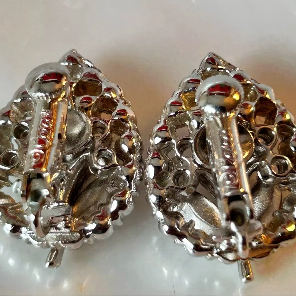 Coro vintage clip-on earrings, rhinestone floral, leaf Elegant Special Occasion - Picture 3 of 5